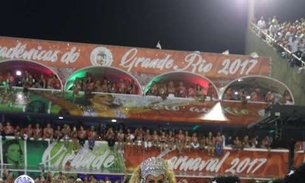 Sabrina Sato abusa de fantasia cavadíssima e mostra quase tudo na Sapucaí