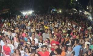 Foliões agitam Banda LGBT que encerra carnaval de rua em Manaus