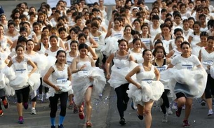 Noivos disputam corrida para ganhar casamento luxuoso