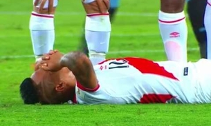 Peruano Cueva sofre lesão durante jogo contra Uruguai e deixa campo chorando