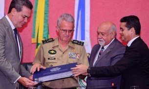 Comandante do CMA recebe título de cidadão amazonense