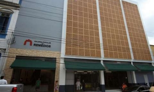 Camelôs de Manaus recebem certificado de microempreendedores  