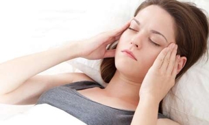 Estudo mostra por que quem tem enxaqueca precisa de escuro e silêncio