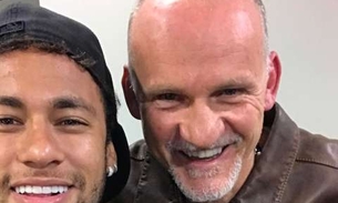 No Dia do Goleiro, Neymar recebe a lenda da seleção Taffarel, em Barcelona
