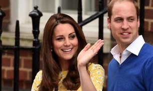 Princesa Charlotte completa 2 aninhos e família Real divulga nova foto fofíssima 