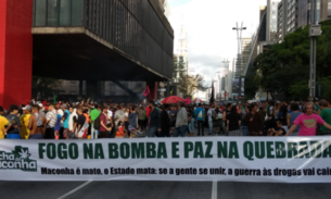 Marcha da maconha reúne cerca de mil pessoas em Ipanema