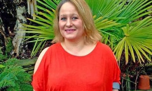 Mulher quase perde as pernas após raspar virilha