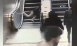 Criança se desequilibra e acaba sendo ‘engolida’ por escada rolante  