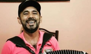 Show de Jonas Alves agita a sexta do Alambique