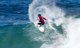 Brasileiro é eliminado de Mundial do Surfe após punição e tenta agredir juízes 