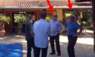 Foto mostra Lula e ex-presidente da OAS em sítio de Atibaia