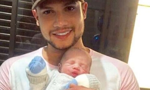 Israel Novaes registra filho após exame de DNA
