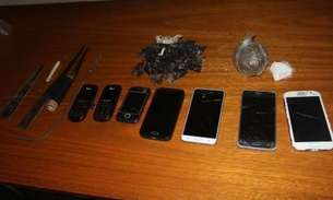 Revista no Compaj termina com 37 porções de drogas e 7 celulares encontrados