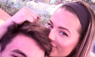 Ex-BBB Antonio viaja para encontrar Alyson na Espanha e fãs deliram