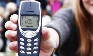 Mulheres usam celulares antigos como brinquedos eróticos   