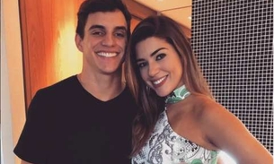 Ex-BBB Vivian mostra momento romântico com Manoel em Manaus