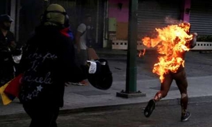 Morre jovem que foi queimado vivo em manifestação na Venezuela