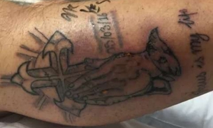 Homem vai nadar cinco dias após ser tatuado e morre 
