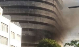 Incêndio no 'Garajão' deixa populares apavorados no Centro de Manaus