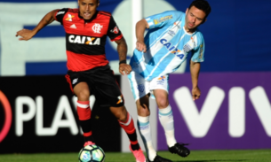Em jogo com lance polêmico, Fla apenas empata com o Avaí