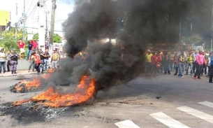 Fogo, tiro e confusão marcam protesto de taxistas e mototaxistas em Manaus