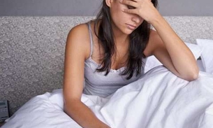 8 possíveis causas para acordar com dor de cabeça