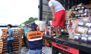 Defesa Civil leva 113 toneladas em itens de ajuda humanitária para calha do Solimões