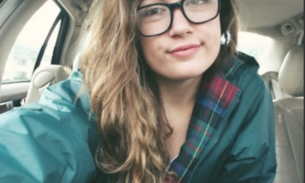 Garota é expulsa da piscina do próprio condomínio por excitar homens 