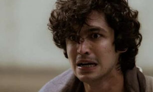 Atores e figurantes de 'Os Dias Eram Assim' se desesperam com tiroteio durante gravações 