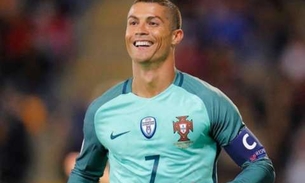 Cristiano Ronaldo mostra foto fofa com os três filhos