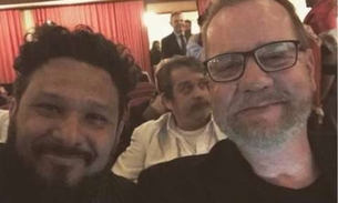 Luiz Fernando Guimarães posa com marido em clique raro