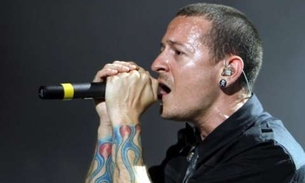  Um mês antes de suicídio, Chester Bennington recebeu bilhete com pedido do filho
