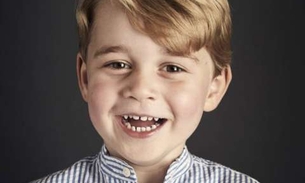  No aniversário do príncipe George, família real divulga nova foto e encanta internautas