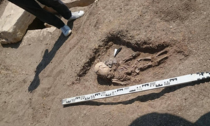 Assustador! Após escavação, esqueleto 'alien' é encontrado e intriga cientistas