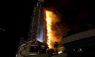 Incêndio em Dubai atinge um dos prédios mais altos do mundo