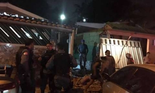 Carro em fuga derruba muro de casa e homem tem perna amputada em Manaus