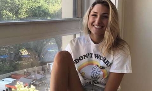 Sasha posta foto de biquíni durante viagem na Espanha