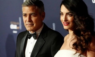  EUA: Casal Clooney doa US$1 milhão a ONG que combate grupos de ódio