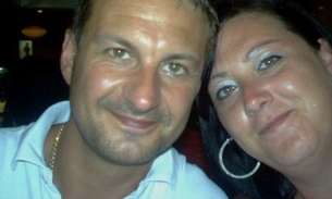 Homem viaja com esposa para resort e volta com amante novinha