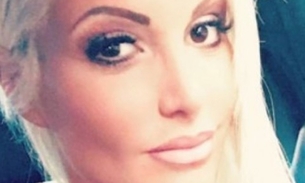 Mulher tira quatro costelas e resultado bizarro chama atenção na web 