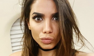 Anitta posta foto de beijão no namorado e depois se arrepende