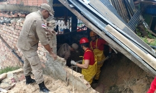 Irmãos ficam soterrados e um morre durante deslizamento de terra em Manaus