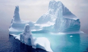 Iceberg quatro vezes maior que Manhattan se desprende da Antártica