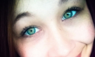 Garota faz tatuagem no olho e o pior acontece