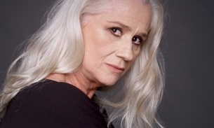  Vera Holtz polemiza com foto nua em protesto-arte