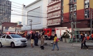 Loja de sapatos pega fogo e avenida é interditada em Manaus