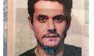  John Mayer começa a seguir atriz brasileira e avisa: 'estou indo para o Brasil'