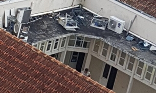 Vídeo mostra escola pública sendo depenada por assaltantes no centro de Manaus