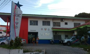 Em Manaus, dupla é presa em flagrante após fazer arrastão em ponto de ônibus