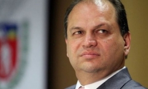 Ministro da Saúde passal mal durante seminário e é atendido em hospital de SP